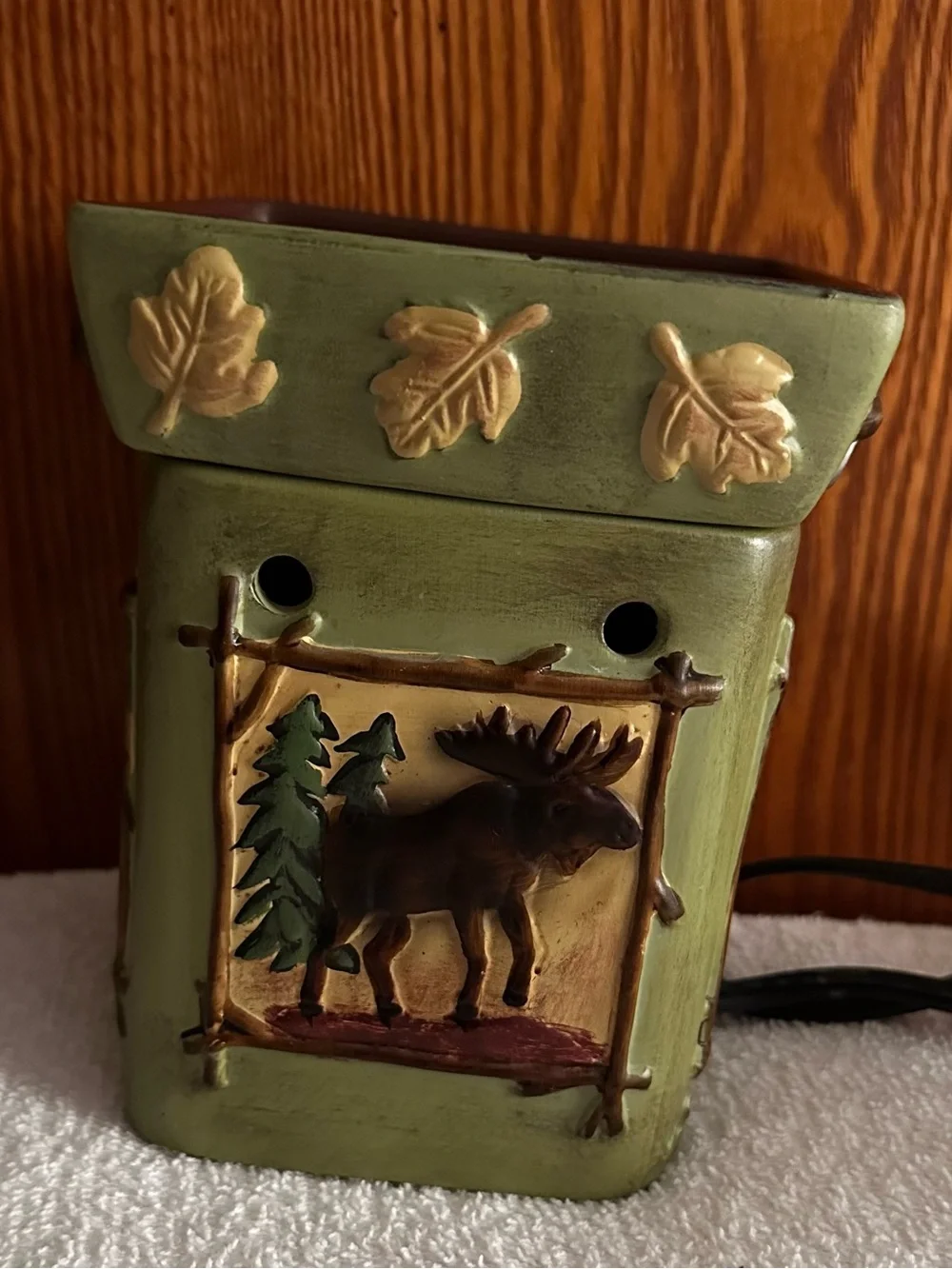 Scentsy Lodge Wax Warmer Moose Bear Fish Pine Rustic Cabin w/ Bulb Retired